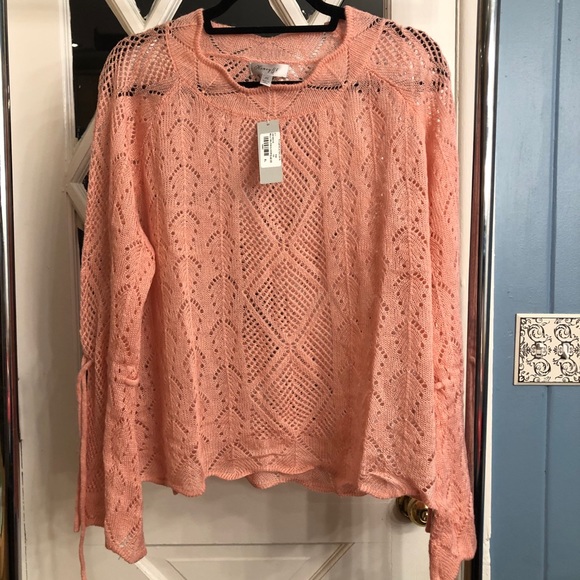 BNWT Franchesca’s Blush Pink Bell Sleeve Knit Top - Picture 4 of 7